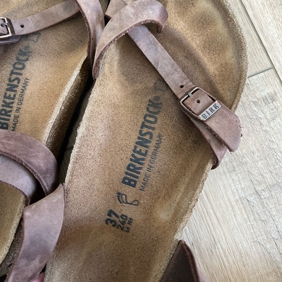 Birkenstock Yara Oiled Leather Sandal - Picture 7 of 10